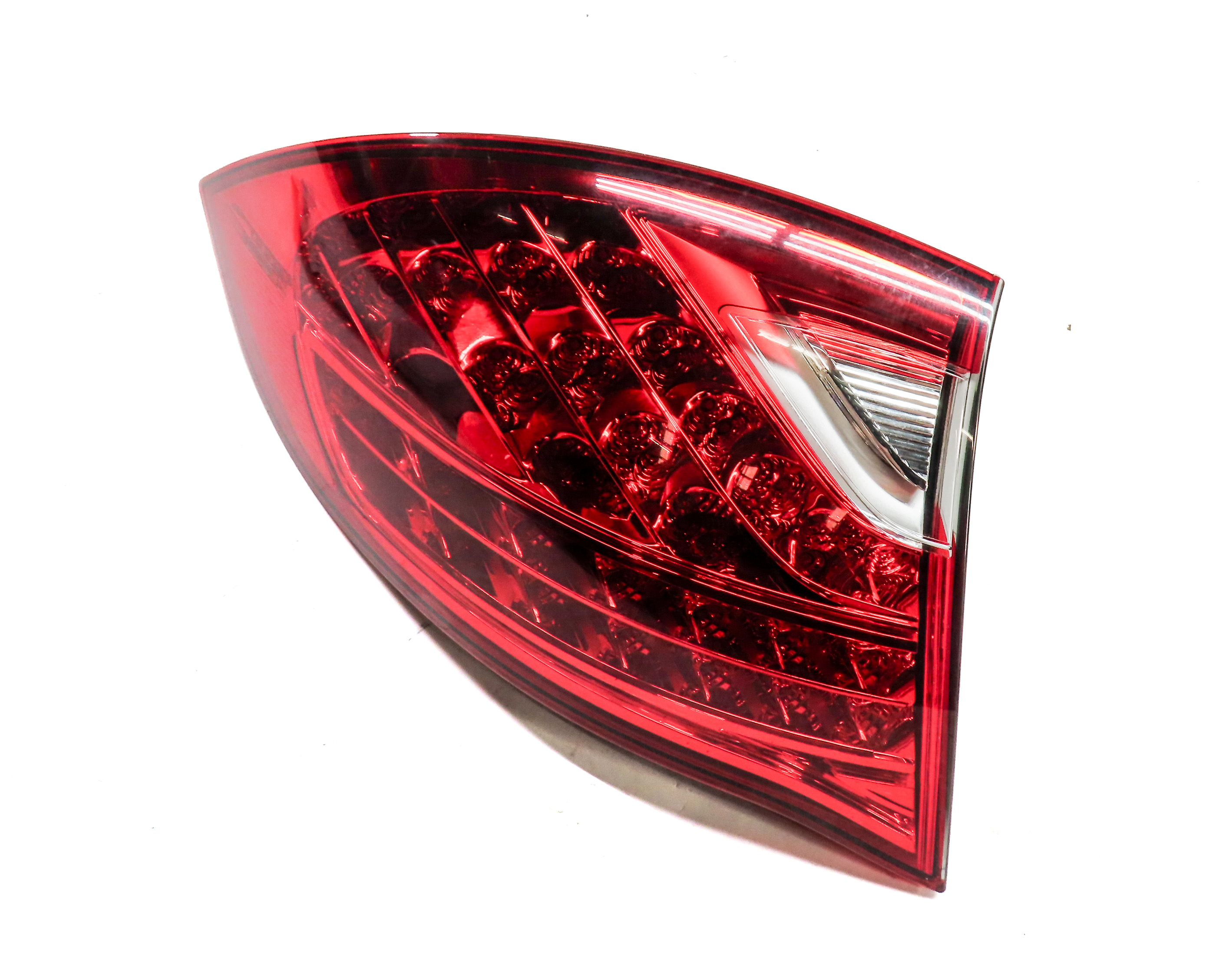 2011-2014 PORSCHE CAYENNE (958) LEFT DRIVER OUTER TAILLIGHT BRAKE LIGHT LAMP — exact item pictured